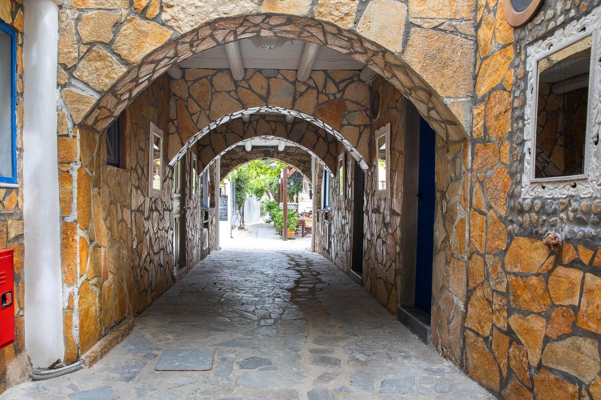 Vassilia On The Beach Serifos Livadakia Exterior photo